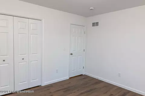 Bedroom - 226 Apache Dr, Effort, PA 18330 photo 10 of 11