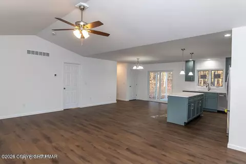Living - 226 Apache Dr, Effort, PA 18330 photo 2 of 2