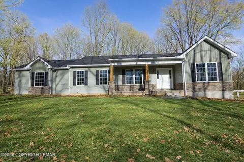 226 Apache Dr, Effort, PA 18330
