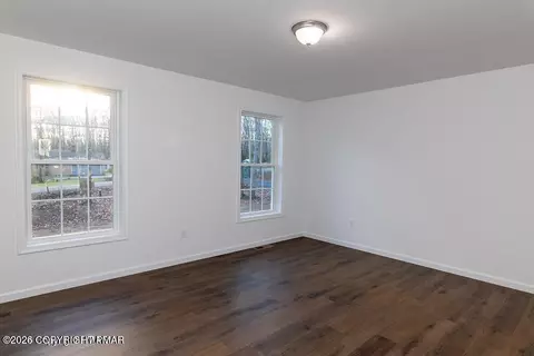 Bedroom - 226 Apache Dr, Effort, PA 18330 photo 1 of 11