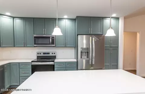 Kitchen - 226 Apache Dr, Effort, PA 18330 photo 1 of 3