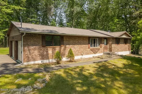 2220 Paper Ln, East Stroudsburg, PA 18302