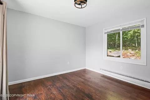 Bedroom - 335 Saunders Dr, Bushkill, PA 18324 photo 1 of 6