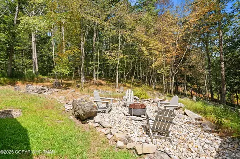 Exterior - 335 Saunders Dr, Bushkill, PA 18324 photo 5 of 24