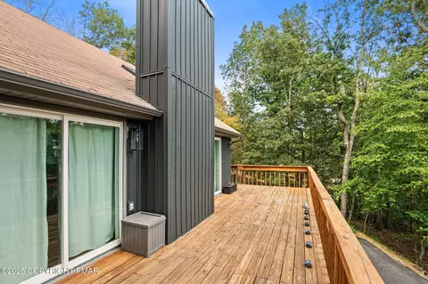 Exterior - 335 Saunders Dr, Bushkill, PA 18324 photo 10 of 24