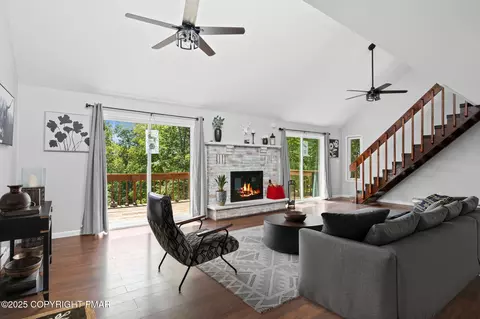Living - 335 Saunders Dr, Bushkill, PA 18324 photo 1 of 7