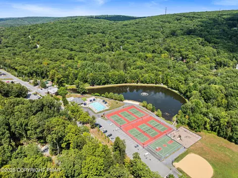 View/Area - 335 Saunders Dr, Bushkill, PA 18324 photo 5 of 5