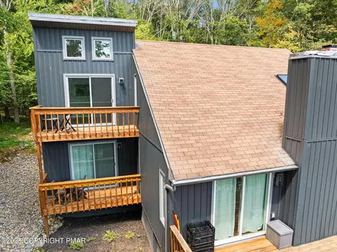 Exterior - 335 Saunders Dr, Bushkill, PA 18324 photo 17 of 24