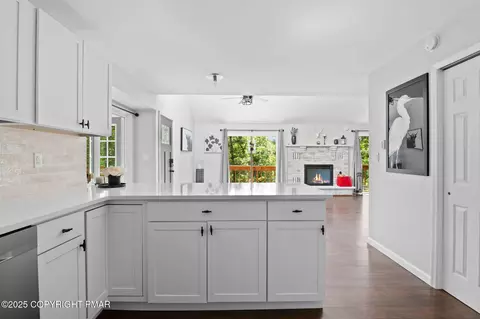 Kitchen - 335 Saunders Dr, Bushkill, PA 18324 photo 5 of 5