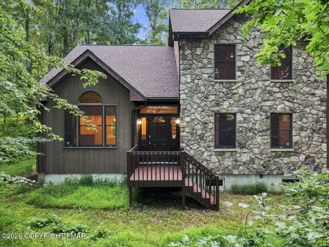 5110 Oak Ln, Canadensis, PA 18325