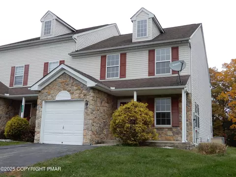 2215 Meadowsage Ct, East Stroudsburg, PA 18301