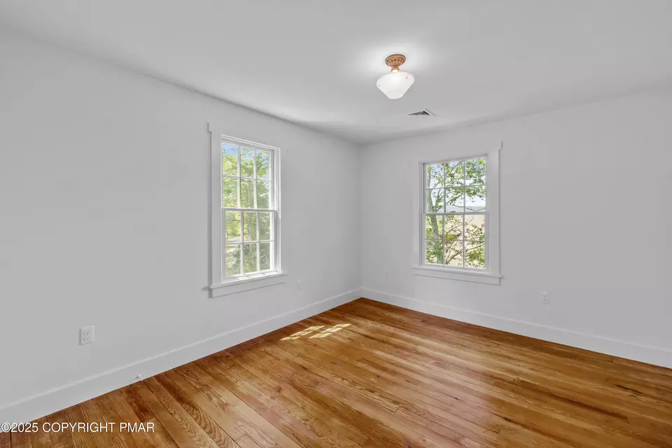 Bedroom - 136 Falls Dr, Buck Hill Falls, PA 18323 photo 5 of 6