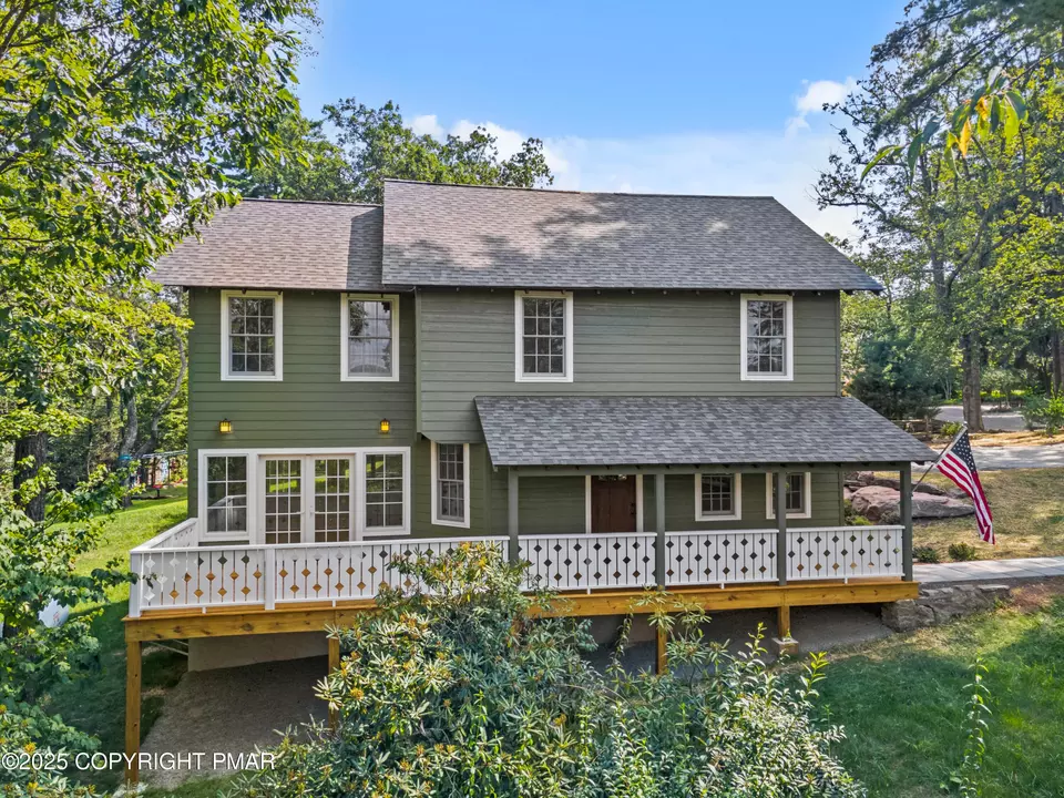 Exterior - 136 Falls Dr, Buck Hill Falls, PA 18323 photo 4 of 12