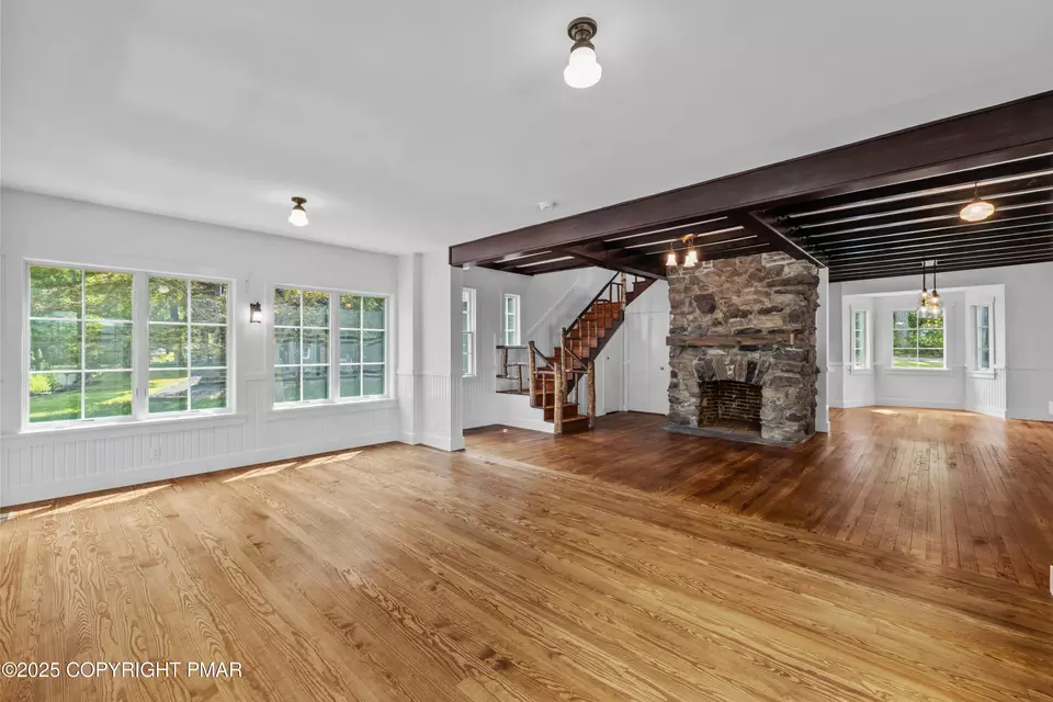 Living - 136 Falls Dr, Buck Hill Falls, PA 18323 photo 3 of 4