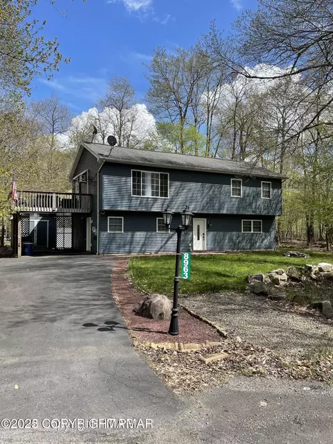 8963 Pheasant Ln, Tobyhanna, PA 18466