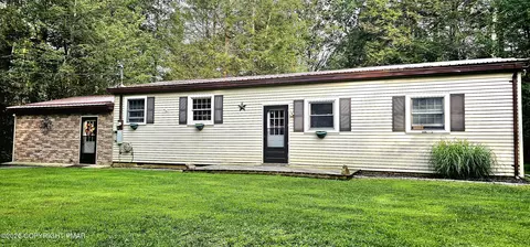 8 Fawn Grove Dr, Albrightsville, PA 18210