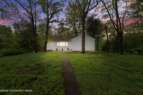 115 Knob Rd, Mount Pocono, PA 18344