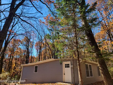 1412 Johns Rd, Effort, PA 18330