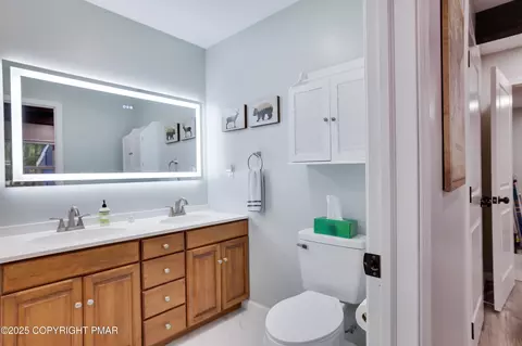 Bath - 6228 Decker Rd, Bushkill, PA 18324 photo 1 of 5