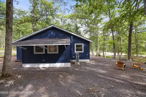 Exterior - 6228 Decker Rd, Bushkill, PA 18324 photo 3 of 25