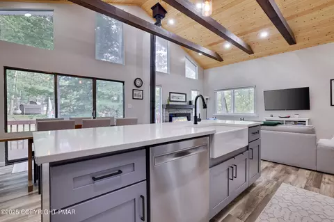 Kitchen - 6228 Decker Rd, Bushkill, PA 18324 photo 1 of 4