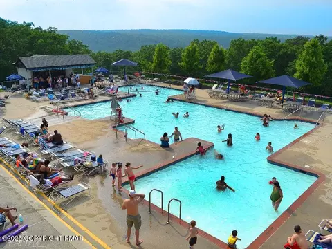 Exterior - 6228 Decker Rd, Bushkill, PA 18324 photo 6 of 25