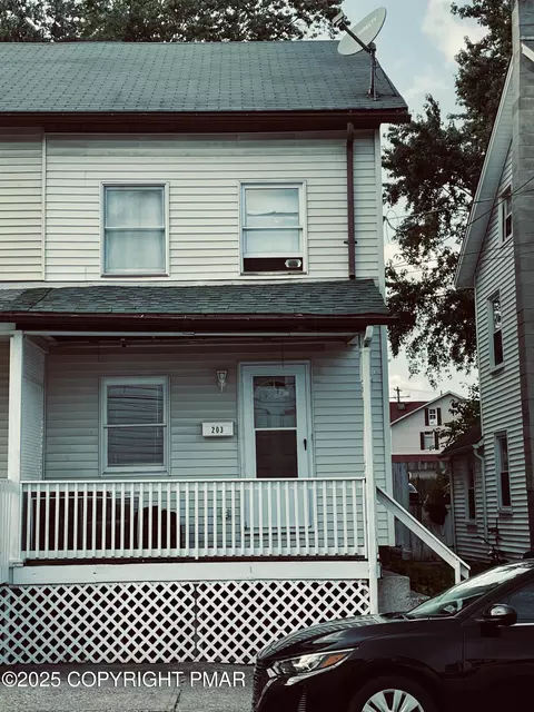 203 Bangor St, Bangor, PA 18013