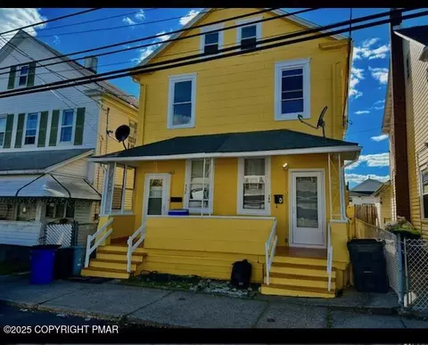 338-340 Washington St, Freeland, PA 18224