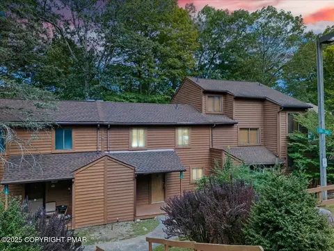 337 Crewe Ct, Bushkill, PA 18324