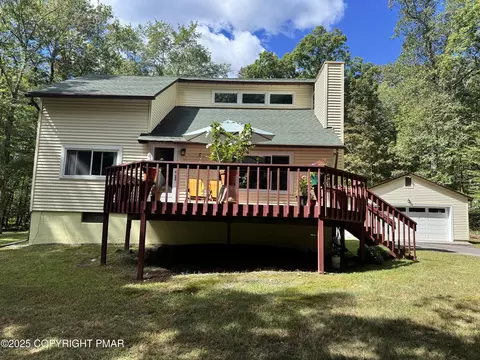 2174 Vista Cir, East Stroudsburg, PA 18302