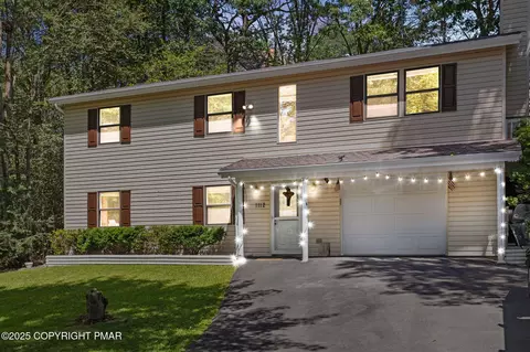 1112 Seven Nations Dr, Tobyhanna, PA 18466