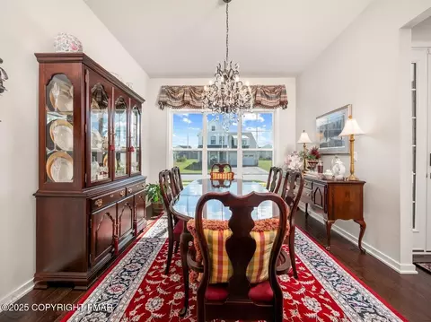 6827 Sycamore Dr, Bath, PA 18014 photo 6