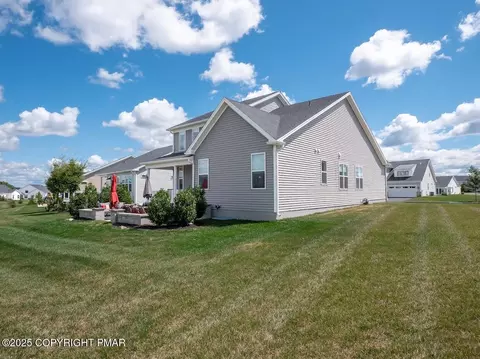6827 Sycamore Dr, Bath, PA 18014 photo 58