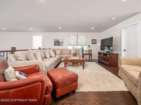 6827 Sycamore Dr, Bath, PA 18014 photo 37