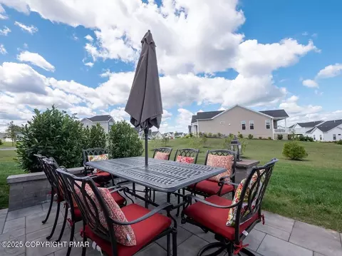 6827 Sycamore Dr, Bath, PA 18014 photo 45