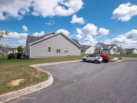 6827 Sycamore Dr, Bath, PA 18014 photo 59