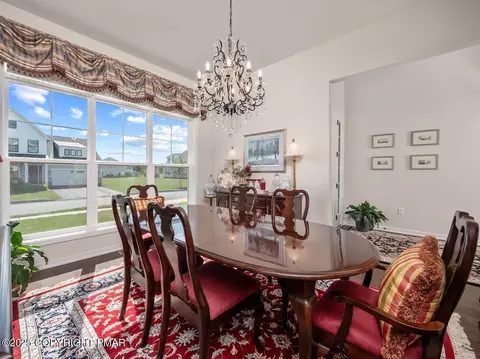6827 Sycamore Dr, Bath, PA 18014 photo 7