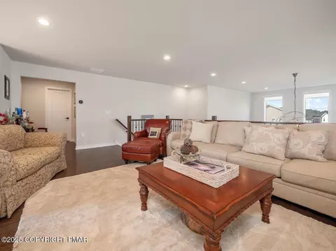 6827 Sycamore Dr, Bath, PA 18014 photo 36
