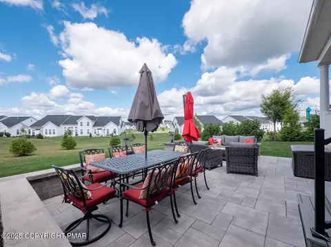 6827 Sycamore Dr, Bath, PA 18014 photo 50