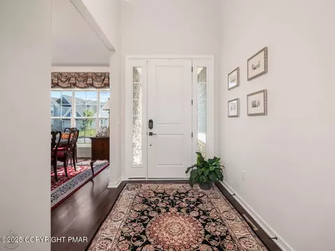 6827 Sycamore Dr, Bath, PA 18014 photo 3
