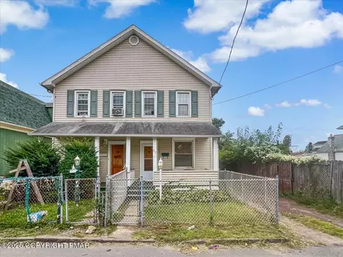 57 Dodson Ln, Wilkes Barre, PA 18702