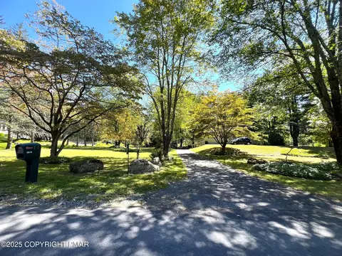 121 Truman Rd, East Stroudsburg, PA 18301