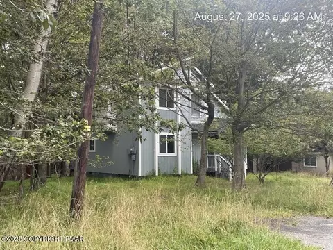 1654 Sunnyside Dr, Tobyhanna, PA 18466