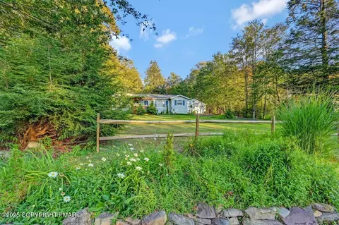 3117 Sussex Dr, Tobyhanna, PA 18466