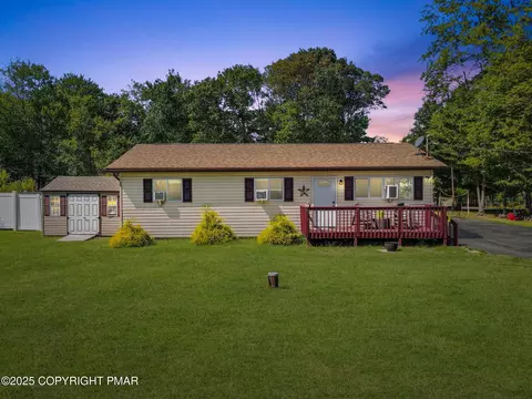 529 Highland Dr, East Stroudsburg, PA 18302