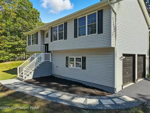 672 Quill Rd, East Stroudsburg, PA 18302