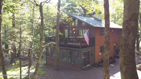 19 Maplewood Rd, Lake Harmony, PA 18624