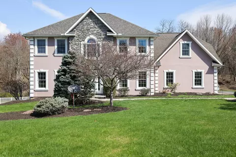 20 Lombardo Dr, Wilkes Barre, PA 18702