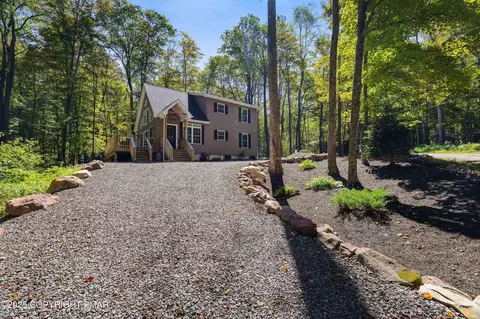 113 Comanche Trl, Pocono Lake, PA 18347