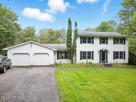 123 Greenwood Ct, Tobyhanna, PA 18466
